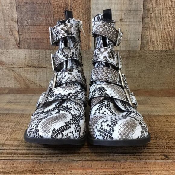 Qupid White‎ Black Snake Print Leather Ankle Booties Womens 7 Heeled Boots - Picture 3 of 13